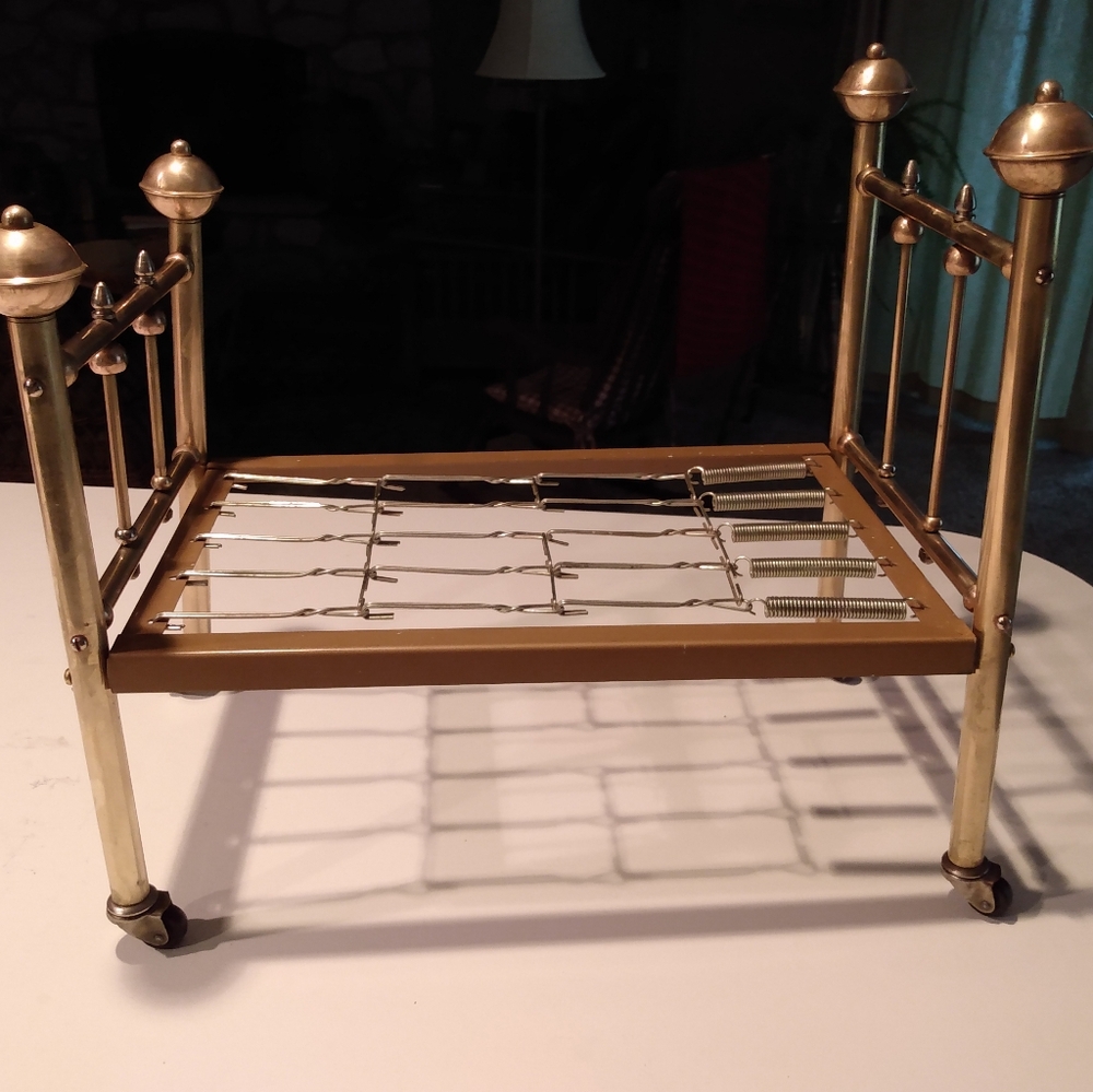 Vintage Brass Baby Doll Bed  👶🍼🚼👶🍼🚼